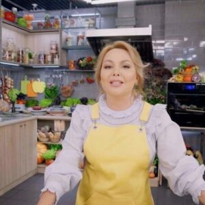 Tatyana Morozova Instagram - Самый вкусный день по-азиатски! Уже завтра, жду вас всех на встречу со мной и моим великолепным гостем, который научит нас готовить изумительные блюда высшего уровня😜
Повод научиться чему-то новому и разнообразить наше домашнее меню на предстоящем карантине😅

Напоминаю: завтра, в 10:00, канал ТВЦ. 
МУА!😘