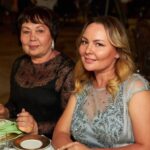 Tatyana Morozova Instagram - Если я мелькаю в вашей ленте каждый день, то вот мою маму вы давно не видели. А все потому, что мы как-то и не делали совместных фото в последнее время😌 Но хороший повод представился на свадьбе у Марины Федункив!🥰 Что скажете, насколько похожи мы?☺️🙏🏻