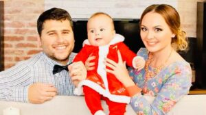 Tatyana Morozova Instagram - 9 лет назад, появилась моя Доченька, моя София! 🤱🏼Ты моя гордость , моя красавица, мой луч света, мой смысл жизни! поздравляем с днём рождения!!!! Желаем достичь невероятных успехов, исполнения всех желаний, крепкого здоровья!!!! 🌺❤️💐🎉 ты очень энергичная и целеустремленная!!! 👍🏼👍🏼👍🏼🤸🏼‍♀️🛼⛸⛹🏻‍♀️🧘‍♀️ оставайся такой же всегда!!! Любим, ❤️ мы счастливые люди ! Мы мечтали именно о тебе ❤️❤️❤️😘😘😘🥰🥰🥰 #сднемрождения #любимая