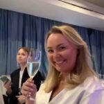 Tatyana Morozova Instagram - Да? 😂🥂 #пятница #люблю