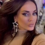 Tatyana Tereshina Instagram - Не выдержала. Напишу. Очень клевый фильм « Слово пацана». Сегодня посмотрела последнюю серию. Проплакалась. Актеры главных ролей просто невероятные. Наконец-то красивые новые лица. Мой краш Рузиль Минекаев. @ruzil.minekaev 😍 Матерь Божья, какой же он талантливый… просто невероятный, невозможно налюбоваться его филигранной актерской игрой. Я получается фанатка🙄☺️🥰. Лео это просто наш Бред Питт @leon_kemstach . @n.kologrivyy класснючий характерный актер.. тоже открыла его для себя . Этот осипший тембр голоса, курносый нос.. круть , огнище,🥰 Бурунов @sergeyburunovofficial , Янковский @ivanfilippovich и сам Жора Крыжовников конечно мастодонты 👍🏽 СПАСИБО!!! теперь и я #хочувкино 😍