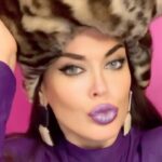 Tatyana Tereshina Instagram - А , если честно,тренды е..бнутые конечно…🤣🤣🤣🤣 .. кот подумал: «Какого черта.. на голову, под Лель, ты серьезно, это будут лайкать????» 🫢