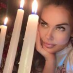 Tatyana Tereshina Instagram - Недавно посмотрела « Старший брат» , Господи, как красиво написано, снято, сыграно. Просто.. ведь это как спектакль .. ничего по геолокации практически не меняется на протяжении 2х серий, а как трогательно и просто все сотворено. А сегодня я смотрю « Будте моим мужем».. Арсюша аж рот открыл.. цепляет и впечатляет даже пятилетнего мальчика 🌝..что еще посмотреть из « нашего» ретро?