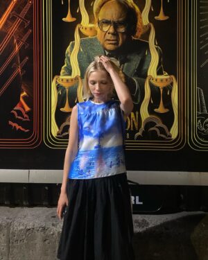 Tavi Gevinson Instagram - Things I’ve worn 🚬
Thanks @chimi 🕶️ & @marahoffman 🐆