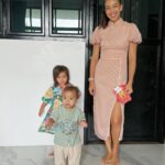 Taya Rogers Instagram - Happy Lunar New Year HomieLoverFriends🧧🌕✨🐲🍊 Wishing you all a prosperous & joyful year of the dragon! 😘 I’m excited to teach Jaden & Mila more of their Chinese heritage as they get older (& hoping to use it as an opportunity to learn more for myself as well!) เห็นหน้าแบบนี้จะคิดไหมว่ามีอาม่ากับอาเหล่าม่าอยู่ที่บ้าน 😛 恭祝新年吉祥，幸福和欢乐与你同在。🌕🐲🧧🍊💰