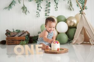 Taya Rogers Instagram - A little belated but swooning over these photos by @smalliestudio for Jaden’s 1st birthday 🥰🤩🫶🏽 He’s grown so much 🥹 I just need time to slow down a little - and for him to stop running so fast 😅 

Swipe for his newborn photos 🥹🥲

ใครอยากถ่ายรูปน่ารักน่ารักแนะนำ @smalliestudio  เลยค่ะ  ไม่เคยผิดหวัง 🥹🥰
