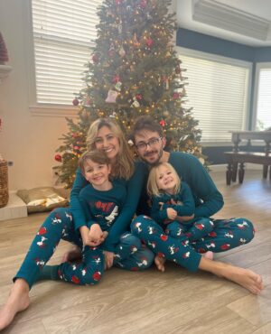 Taylor Dooley Instagram - Merry Christmas & Happy Holidays to everyone ❤️ All glory to the newborn King 😍 Praising and thanking God for sending His son, Jesus, as a savior to ALL! And so incredibly grateful for family, love, joy, and peace in this holiday season. Sending you all so much love from me and my favorite tribe of goofballs (swipe to see us being silly 😜). I love always laughing through life with these three, God is so good 🥰