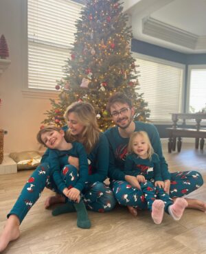 Taylor Dooley Instagram - Merry Christmas & Happy Holidays to everyone ❤️ All glory to the newborn King 😍 Praising and thanking God for sending His son, Jesus, as a savior to ALL! And so incredibly grateful for family, love, joy, and peace in this holiday season. Sending you all so much love from me and my favorite tribe of goofballs (swipe to see us being silly 😜). I love always laughing through life with these three, God is so good 🥰