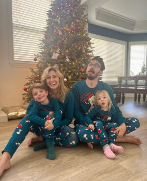 Taylor Dooley Instagram - Merry Christmas & Happy Holidays to everyone ❤️ All glory to the newborn King 😍 Praising and thanking God for sending His son, Jesus, as a savior to ALL! And so incredibly grateful for family, love, joy, and peace in this holiday season. Sending you all so much love from me and my favorite tribe of goofballs (swipe to see us being silly 😜). I love always laughing through life with these three, God is so good 🥰