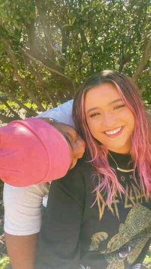 Teilor Grubbs Instagram - This is your sign 🪧 go take pictures with your partner💕