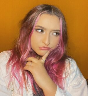 Teilor Grubbs Instagram - thinking about how bad i want in&out🥲