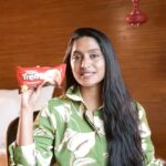 Teja Venkatesh Instagram - When I am running late and cravings hit me, the @britannia.croissant comes to my rescue 🥐 It comes in 3 delicious flavours - cocoa, vanilla and mixed fruit⭐ I’ll get back to my snack buddy, you can grab yours from nearby stores or ecom platforms 🛒 #BritanniaTreatCroissant