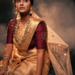 Teja Venkatesh Instagram - One doesn’t just wear attire but embraces a legacy of splendor, embodying the essence of royalty with every graceful movement, evoking the timeless allure of Indian heritage and culture. 🤍 Saree draping @d_sareedrapist Makeup @jeru_bridal_studioo Saree @sesha_bridalwear Camera @aadhityasivam Jewels @chennai_jazz Hairdo @shadesofyourdream Makeup Assistant @rajime27_makeover_hub #tejavenkatesh #tejainsaree #saree #chennai #traditional #sareelove #tejavenkatesh😍😍