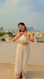 Tejaswani Behera Instagram - Kannadiga 🤍🤍🤍 #viral #trendingreels #trend #instagram #followforfollowback #explore #post #kannada