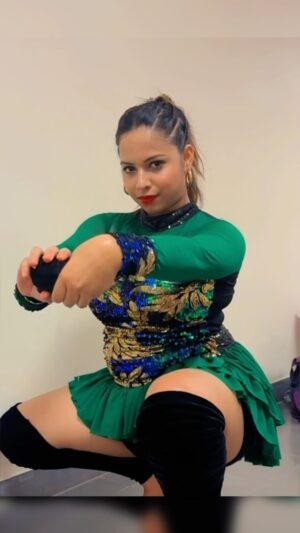 Tejaswani Behera Instagram - Yimmy yimmy 🔥

Loved the vibe ✨🌸

Choreographed by my fav ones  @piyush_bhagat ❤️ @shaziasamji ❤️ 

#viral #explore #trend #trendingreels #instagram #yimmyyimmy #reelitfeelit