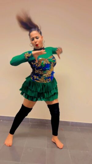 Tejaswani Behera Instagram - Oh my baby song 🔥💚💕 

#reelitfeelit #trendingreels #trend #viral #instagram #explore #dance