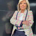 Terelu Campos Instagram - En pocos minutos empezamos en Mañaneros @rtve con total look @canneschic !