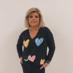 Terelu Campos Instagram - Enseguida nos vemos en Mañaneros @rtve. Hoy todo al negro pero llena de amor con mis corazones. Total look @canneschic