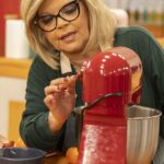 Terelu Campos Instagram - No olvidéis q nos vemos esta noche a las 22.50 en Bake Off “Famosos al horno” programa 6 y vienen curvas ya !!