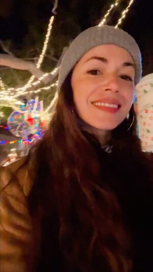 Teresa Castillo Instagram - Candy Cane Lane! 🎅🏼 🌲 #magical #seasonsgreetings2022 #family #holidays