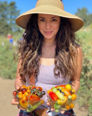 Teresa Castillo Instagram - Heirloom harvest 🍅
 #ImAFarmerNow #JustKiddingIKillPlants 🤷🏻‍♀️