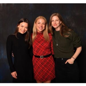 Teressa Liane Instagram - Barely have the words…
I have been bursting with happiness and gratitude this entire weekend! ❤️🥰❤️

THANK YOU to the wonderful @epiccons team for having me at what can only be described as an EPIC-LY FESTIVE CELEBRATION !! 🎉🎄🥳🎉

THANK YOU to all of the volunteers for all of your hard work & for making the day feel so special! Melissa, you rock! 💥😆

❤️❤️❤️ TO MY LOVES @lizzie_a_bee & @scarletthefner 🥰🥰🥰 
I LOVE YOU BOTH SO MUCH!!! 😭😘❤️ This felt like the reunion of a lifetime! I’m so happy we got to share the moment with so many beautiful people AND in the town where it all began 🙏🏻🌟 !!

THANK YOU to everyone I had the privilege of meeting 💖 ! I love connecting with you all and getting to see The Vampire Diaries, The Originals & Legacies family keep growing ! 🤗

To @julieplec !!!!!!!! ❤️ WE LOVE YOU!!! ✨
You created a world that means so much to so many people, continuing to inspire and truly change lives for the better. Thank you for bringing us all together ✨❤️✨ Xo

#IWasFeelingFestive #IWFF #EpicCons
#MysticFalls #TheVampireDiaries #TheOriginals #Legacies