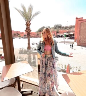 Tereza Taliánová Instagram - Every time i close my eyes, it’s like a dark paradise ❤️‍🔥✨
#terezatalianova #ouarzazate #morocco #photomodel #townsquare