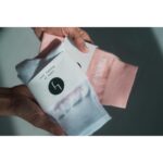 Tereza Ramba Instagram - Ponožky Meruňka, Bílá Meruňka Letní ponožky máme dvoje, meruňku a bílou s meruňkou v nápisu. Ponožky jsou láska, ponožek nikdy není dost! www.laskaje.cz 📸 @vita.ramba . . . #laskaje #ponozky