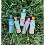 Tereza Ramba Instagram - Childs Farm má super čisté složení, hravé obaly navržené dětmi, myslí na přírodu a krásně voní. Bublinky které vidíte na obrázku jsme vytvořili z jejich bublinkové koupele. Opravdu pění a dlouho vydrží. Mají perfektní řadu pro problematickou pokožku. Nebo rozčesávač vlásků, po ránu boží pomocník. V Anglii je to momentálně nejoblíbenější značka maminek. Kterou maminka vytvořila pro ostatní maminky přímo od sebe z domova. Znáte je? @childsfarm #childsfarm #childsfarmcz #spoluprace