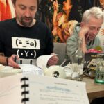 Tereza Ramba Instagram - Poslední týdny.. Kamarádi a láska. Pak mám mraky fotek dětí a lesa. Život je láska! 1. Takhle my pracujeme. Je to šílený. Prostě je. A nevyměnila bych to. @matyasramba 2. Dan má super tapetu❤️‍🔥 @daniel.dan.svatek 3. Nejkrásnější a nejšikovnější @sarumanka jako nová posila Láska je. @laskaje.cz Odměnit se umíme. 4. Bráchové v lásce. @vita.ramba 5. Moji nový kumpáni, něco chystáme. @jan.dolansky.official @lukasprikazky @janak.karel já se tak těším! 6. Já a pan Jiří @jirikrhut slavíme Ewušku❤️‍🔥 @ewa_farna93 7. Těsně po bouři @eliskakrenkova @amerikankafilm 8. Haló tady Havel doják❤️‍🔥 9. 10. Láska přátelství a rodina. To je všechno co nakonec máš. Bez vás by nebylo nic. @matyasramba @michaela_bastien @martan42 @jirimadl86 @dagmarhavlova_official a všichni co tu nejste.