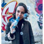Tereza Ramba Instagram - Childs Farm má super čisté složení, hravé obaly navržené dětmi, myslí na přírodu a krásně voní. Bublinky které vidíte na obrázku jsme vytvořili z jejich bublinkové koupele. Opravdu pění a dlouho vydrží. Mají perfektní řadu pro problematickou pokožku. Nebo rozčesávač vlásků, po ránu boží pomocník. V Anglii je to momentálně nejoblíbenější značka maminek. Kterou maminka vytvořila pro ostatní maminky přímo od sebe z domova. Znáte je? @childsfarm #childsfarm #childsfarmcz #spoluprace