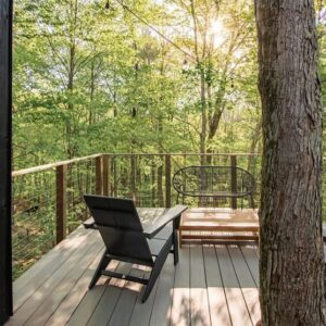 Teri Polo Instagram - So, this happened…#offthegrid 

So grateful for Devon and Jenna. 
My happiest place…
My heaven on earth…
@dollysodscabin 
Check it out, go…now. 

📸: @dollysodscabin
Some 📸: me

Check out my review on AirBnB. It’s extraordinary. Truly. The cabin, not my review 🤣