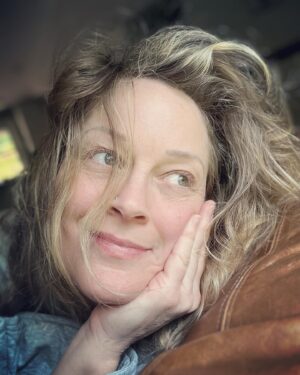 Teri Polo Instagram - it’s raining

#rain #rainyday #freshair #cleanair #home #snuggle #selfcare #selflove #smile #breathe #nature #naturelover 
#peace