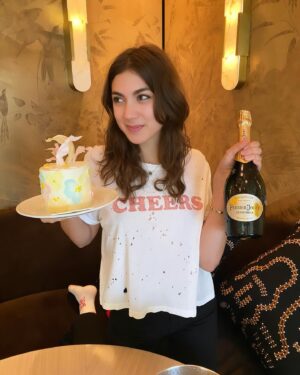 Teri Hatcher Instagram - What a way to celebrate 26 years of life with @iamemersontenney 💖 So grateful to be her mom & SO fun to celebrate with her and her girlfriends🥳 @wynnlasvegas Thanks for helping us create memories we will never forget! #bestweekend #birthdays #girlsnight #vegas #celebrations