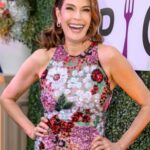 Teri Hatcher Instagram - #Victory over Cancer…a worthy goal…as cancer sadly affects nearly everyone in one way or another.  Over 3 million was raised this weekend ♥️ Amazing generosity and inspirational stories made for epic success at #sonomaepicurean for @thevfoundation whose fundraising direct donated dollars go straight to those scientists doing the most important work to find life saving treatments! I believe you can feel immensely confident that your dollar matters and gets directly to the people doing the work to find cures! DONATE IF YOU CAN Link : sonomaepicurean.v.org  OR. V.org 🙏🏻🥰
