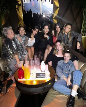 Teri Hatcher Instagram - What happens in the club stays in the club 😂🎉🍾 Thanks @xslasvegas @wynnlasvegas for a raging good time. I did need a few days to recover but this time together was time  well lived! 🙏🏻🎉🥳👏🏻