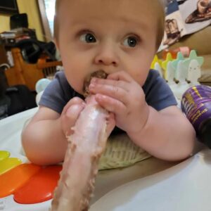 Terri Runnels Instagram - ROWAN'S Dad's Birthday meal that Dakota made with a Tomahawk Steak, and several Filet Mignons! Turns out that the Tomahawk bone is a kick ass amazing teething tool...until ya Mama took that away from you, and you proceeded to tell her "I am the CEO of teething Tomahawk bones, I'm gonna need you to step away, and leave me alone with this deliciousness!!!" 😀😂🤣😁🥩🥩🥩
@dakotarunnels22