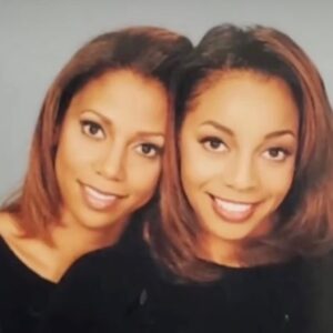 Terry Ellis Instagram - #tbt I love @terryellis 👧🏽🩷👧🏽 besties for 30 years 🙏🏾
Repost from @femmeitforward
•
I Am My Sister’s Keeper 💜

“I’ve known a lot of great women in my life ... but what sets Terry apart from being a “good friend” is her disarming Texas southern gal authentic spirit. Not a fake bone in her body. I just feel so okay about who I am around her. We allow each other to just be. She never judges, while remaining honest and she is my own personal “vault,” meaning I know there is nothing I could say to her that anyone else would ever hear from her lips. It’s the most comforting feeling ever, and I don’t have it with many people.” ~ #HollyRobinson sharing on her bestie #TerryEllis 

Holly Robinson and Terry Ellis have been inseparable since they first met on the set of the sitcom #HanginWithMrCooper over 30 years ago. 

Best friends? More like twin sisters 💕

👭🏾 #IamMySistersKeeper 👭🏾
✨ #FemmeItForward ✨