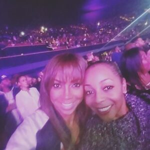 Terry Ellis Instagram - #tbt I love @terryellis 👧🏽🩷👧🏽 besties for 30 years 🙏🏾
Repost from @femmeitforward
•
I Am My Sister’s Keeper 💜

“I’ve known a lot of great women in my life ... but what sets Terry apart from being a “good friend” is her disarming Texas southern gal authentic spirit. Not a fake bone in her body. I just feel so okay about who I am around her. We allow each other to just be. She never judges, while remaining honest and she is my own personal “vault,” meaning I know there is nothing I could say to her that anyone else would ever hear from her lips. It’s the most comforting feeling ever, and I don’t have it with many people.” ~ #HollyRobinson sharing on her bestie #TerryEllis 

Holly Robinson and Terry Ellis have been inseparable since they first met on the set of the sitcom #HanginWithMrCooper over 30 years ago. 

Best friends? More like twin sisters 💕

👭🏾 #IamMySistersKeeper 👭🏾
✨ #FemmeItForward ✨