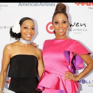 Terry Ellis Instagram - Happy #bestfriendsday! 👧🏽💓👧🏽32 years down and a lifetime to go!!! My #bestie is SOLID! Solid as a ROCK 🪨 
#HollyAndTerry #TerryAndHolly 
#bestfriends #twins #doppleganger