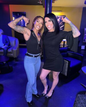 Tessa Blanchard Instagram - Unexpected friendships are the BEST 💖
Never a dull moment when we’re together 😝.