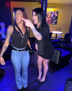 Tessa Blanchard Instagram - Unexpected friendships are the BEST 💖
Never a dull moment when we’re together 😝.
