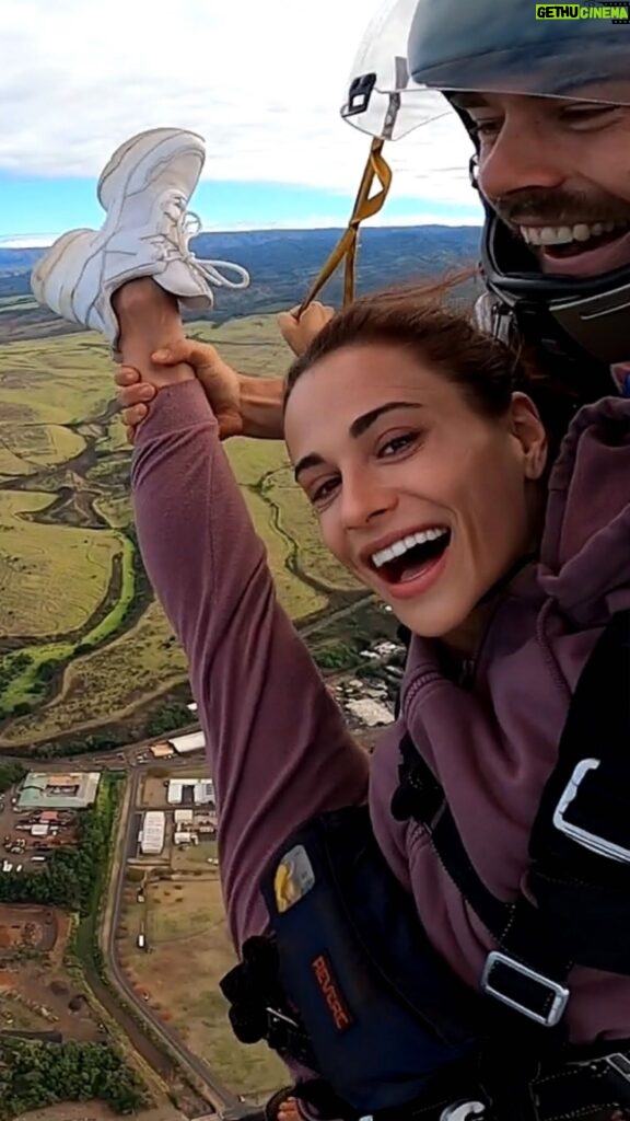Tetiana Gaidar Instagram - Guys have you ever tried #skydiving ?! 🪂 🔥 I L.O.V.E.D I.T🪂👏
