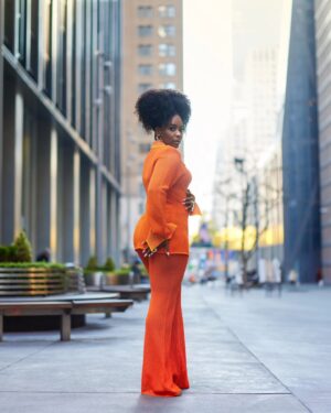 Teyonah Parris Instagram - Tangerine Sweets!! 🍊 

Happy Saturday, Yall! 🍭😘