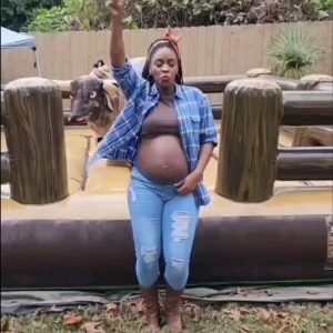 Teyonah Parris Instagram - Yall know I wanted to get on that dang bull!! 🤠😩🤣👢