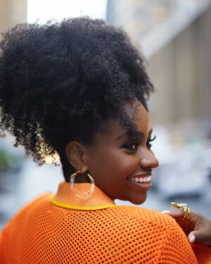Teyonah Parris Instagram - Tangerine Sweets!! 🍊 

Happy Saturday, Yall! 🍭😘