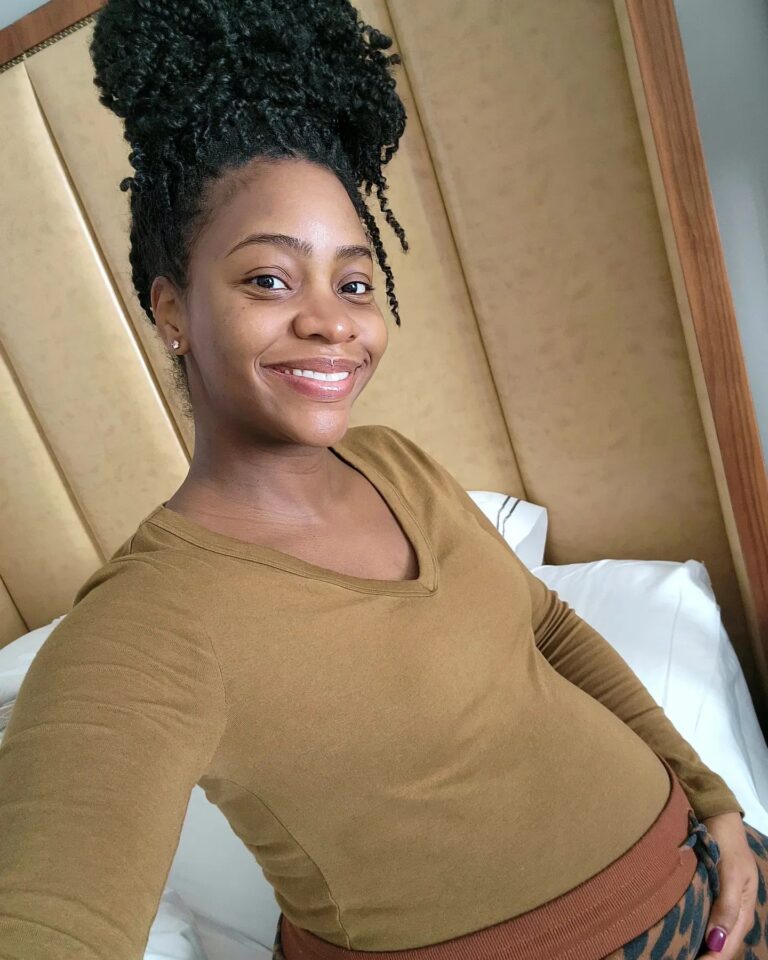 Teyonah Parris Instagram - My mommy surprised me with a Mommy/Daughter Babymoon where we focused on rest, relaxation, and reflection to mark this very special moment in my life of becoming a Mama, myself. So grateful for your love and guidance, Mom. Praying i will be even a fraction of the Mama you've been for me- to my child! Love you!! 🖤