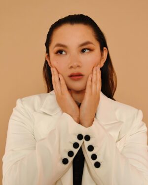 Thaddea Graham Instagram - @grumpymagazine
Stylist: @thomasgeorgewulbern 
Hair: @leighkeateshair 
Make up: @naokoscintu 
Photographer: @jackalexanderuk 
Publicist/ calmer downer of my nerves: @mkcrooke