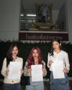 Thanaporn Rattanasasiwimon Instagram - แสงเยอะไป ขออนุญาตแบ่งให้พ่อค่ะ 🙏🏻 #มายฮาเร็ม #haremminee