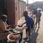 Thandiwe Newton Instagram - #KuchengetanaTrust relief kitchen in Chitungwiza #Zimbabwe provides food for a community of around 3000 people per day(!!). Even before #COVID Zimbabwe was facing severe food shortages and a devastating economic crisis. Let’s help raise money and awareness of this incredible organisation. If you can donate please help Samantha and the other volunteers provide a meal for the Kuchengetana community this #WorldFoodDay (Oct 16th). Link to donate is in my story and bio. And If you can’t donate please share this post. Together let’s help restore hope and dignity to these communities in Zimbabwe, one plate at a time. #ZimbabweanLivesMatter 🇿🇼